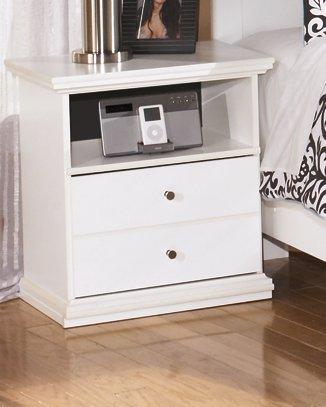 Bostwick Shoals White Queen Panel Bed with Mirrored Dresser, Chest and 2 Nightstands