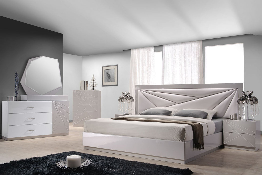 Florence White and Light Grey Lacquer Platform Bedroom Set