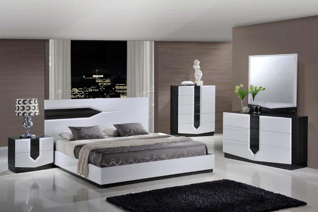 Global Furniture Hudson Platform Bedroom Set in Zebra Grey/ White